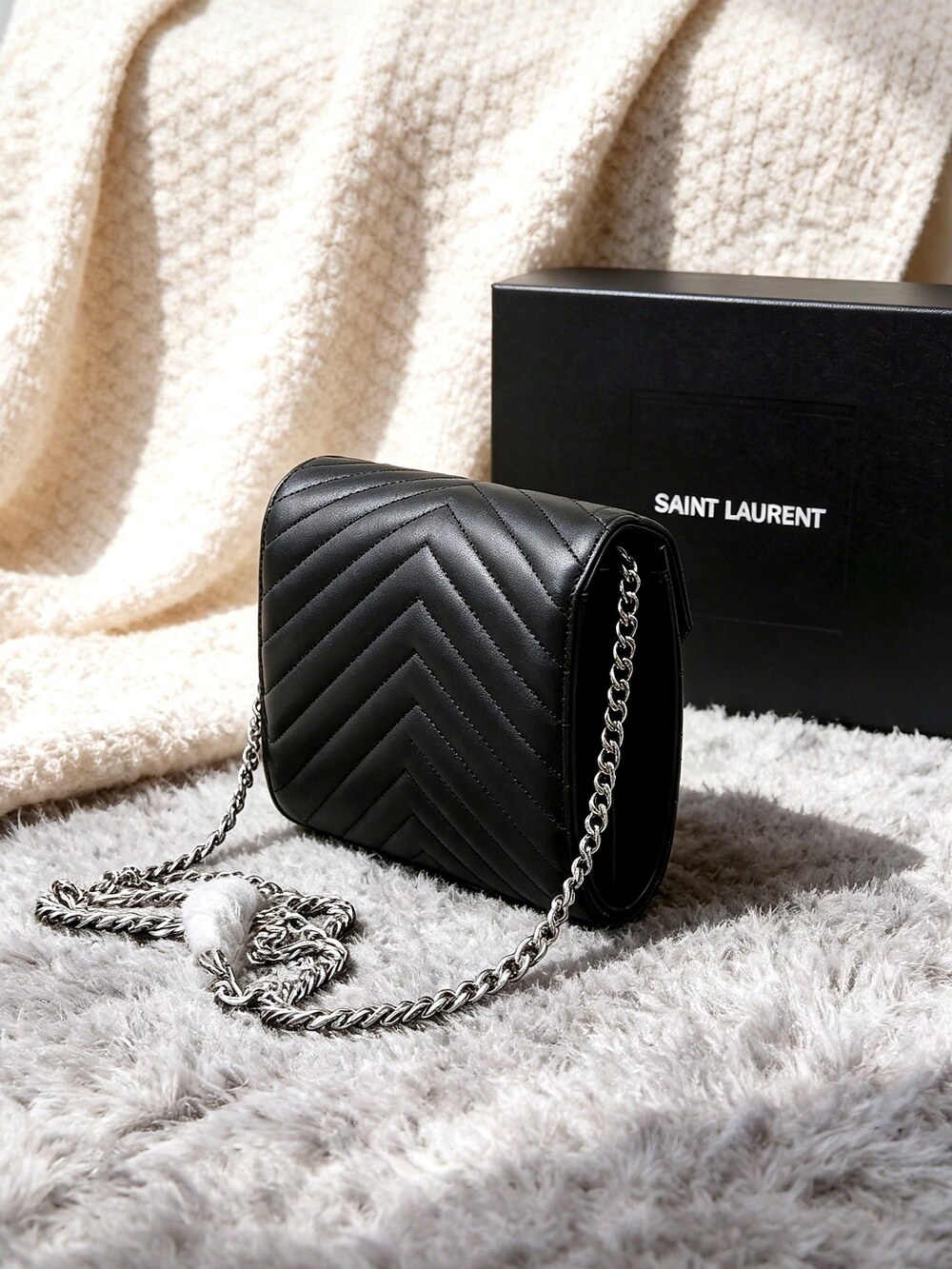 Saint Laurent Envelope Medium Bag - Picture 4 of 8